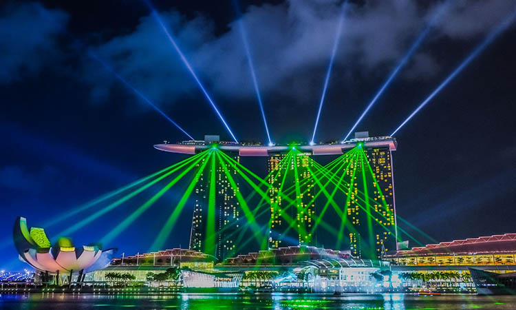 Лазерное шоу в SkyPark