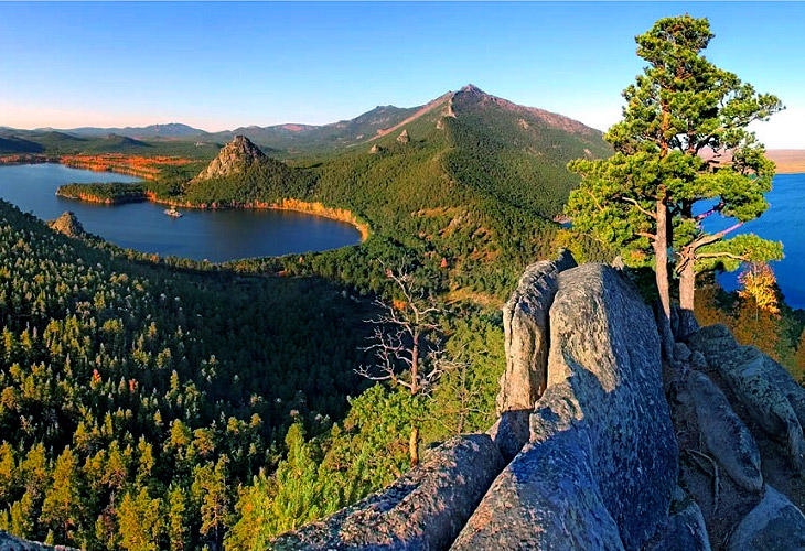 Курорт Боровое приобрел популярность еще во времена СССР благодаря живописным видам и наличию лечебных грязей